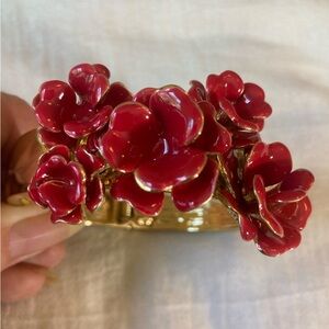 Blooming Enamaled Blooming Flowers Hinged Bracelet‎ w/ Magnetic Clasp